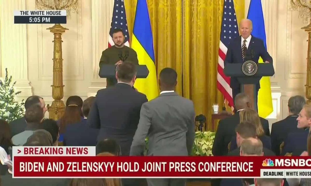 in-moving-press-conference-moment,-ukrainian-journalist-thanks-biden-for-keeping-his-family-alive