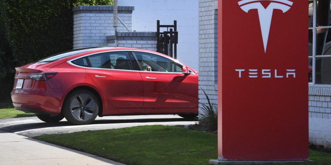 tesla-is-not-alone:-20-(and-a-half)-other-big-stocks-had-their-worst-year-on-record