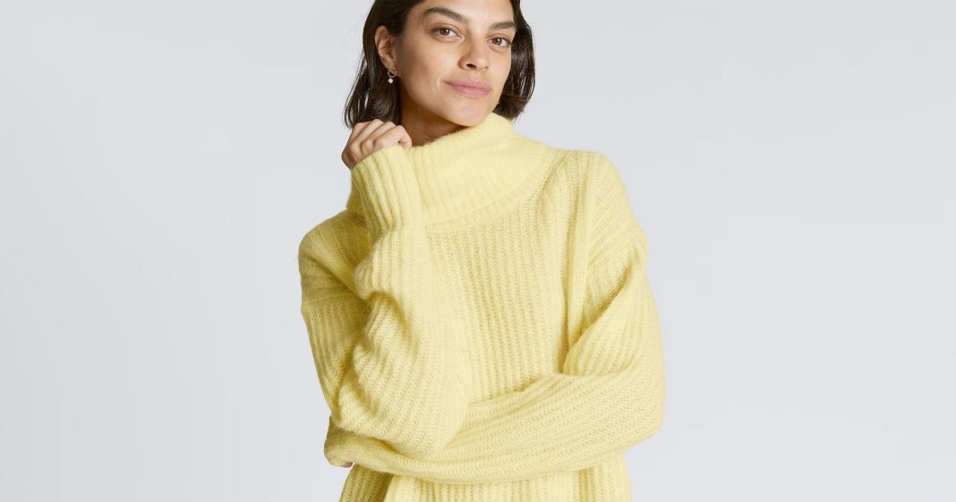 an-oversized-guide-to-the-best-oversized-sweaters