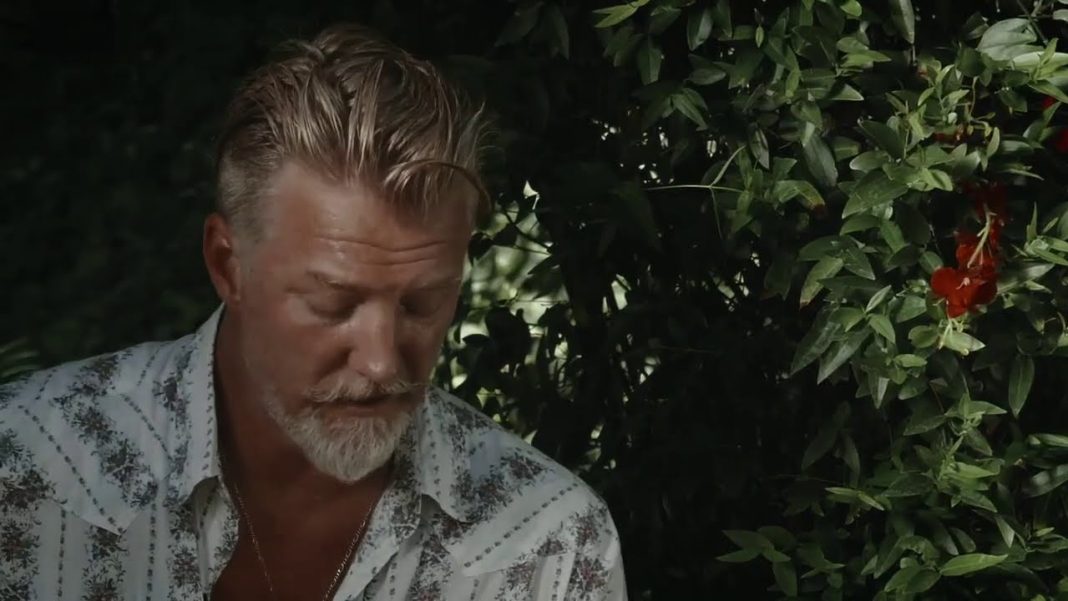 josh-homme-gets-personal,-metal-covers-of-country-songs-&-eight-other-top-stories-you-might’ve-missed