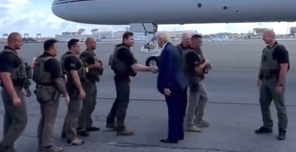 indicted-felon-trump-greeted-with-handshakes-from-law-enforcement-in-massachusetts