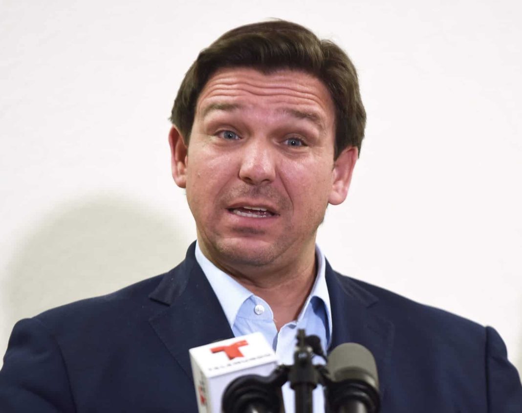 as-his-campaign-stumbles,-ron-desantis-seems-to-be-taking-potentially-illegal-gifts