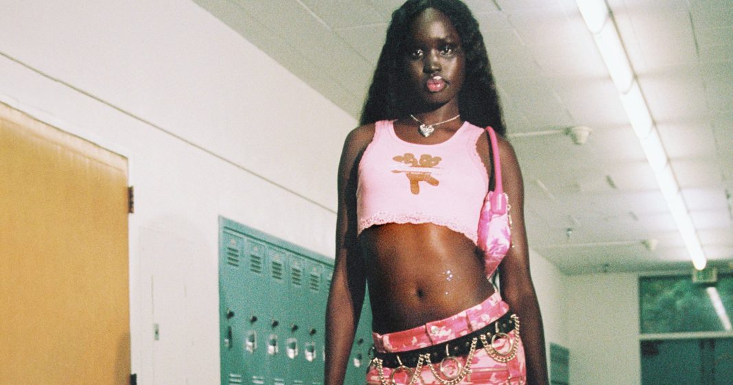 the-blumarine-&-marc-jacobs-collaboration-is-a-y2k-dream