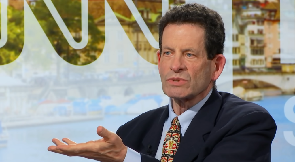 don’t-be-duped-by-doomsayers,-billionaire-ken-fisher-says-—-this-mega-cap-led-surge-has-legs.-here-are-3-stocks-he’s-using-to-bet-on-a-bounce