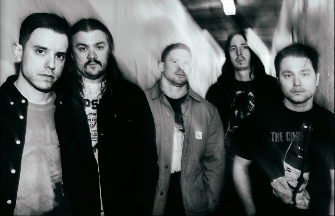 harm’s-way-recruits-king-woman-for-new-single-“undertow”