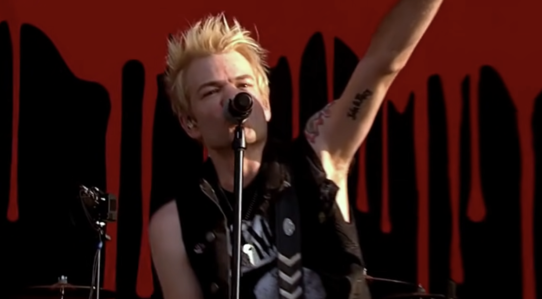 sum-41’s-deryck-whibley-in-the-hospital-with-pneumonia
