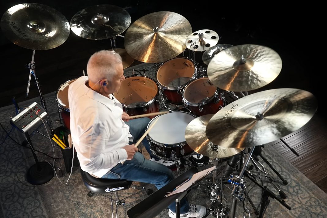 watch-jazz-drummer-frank-belluci’s-unique-jazzy-spin-on-rob-zombie’s-“dragula”