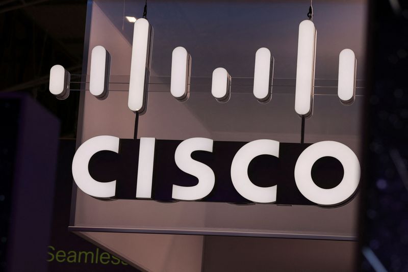 cisco-cuts-annual-forecasts-on-slowdown-in-new-orders