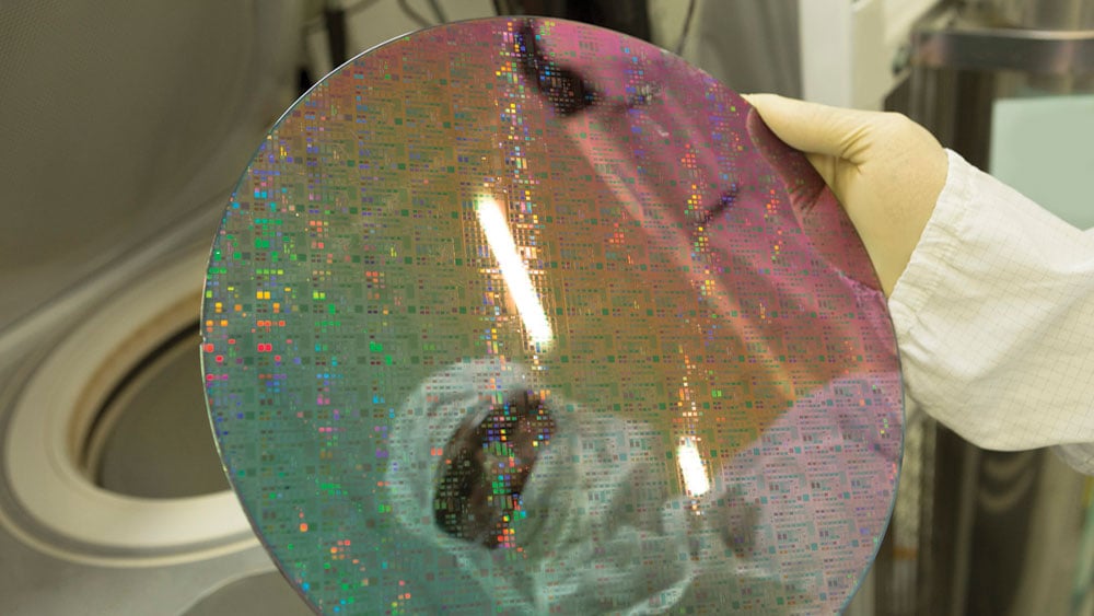 applied-materials-beats-quarterly-goals,-but-stock-falls-on-criminal-probe-report