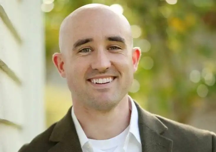 ask-an-advisor:-i’m-5-years-away-from-rmds-but-recently-lost-30%-of-my-401(k).-should-i-stay-aggressive-to-regain-my-losses-or-rebalance?