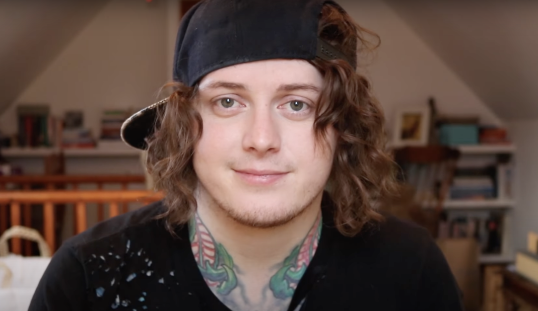 founding-asking-alexandria-guitarist-ben-bruce-leaves-the-band