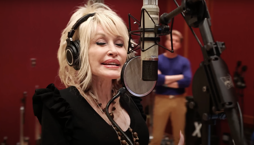 i’d-dunk-on-motley-crue’s-new-version-of-“home-sweet-home”,-but-it’s-got-dolly-parton