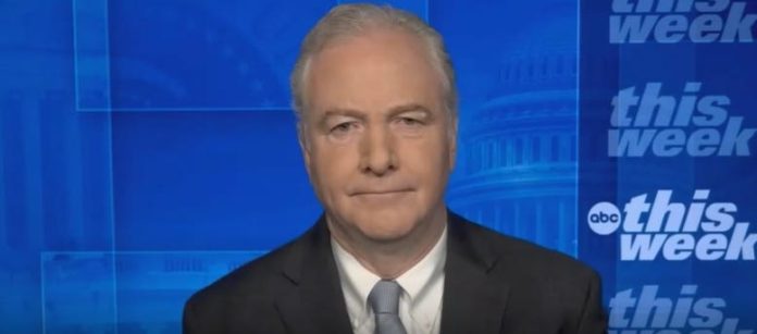 sen.-chris-van-hollen-explains-to-knee-bending-media-how-trump-is-abusing-his-power